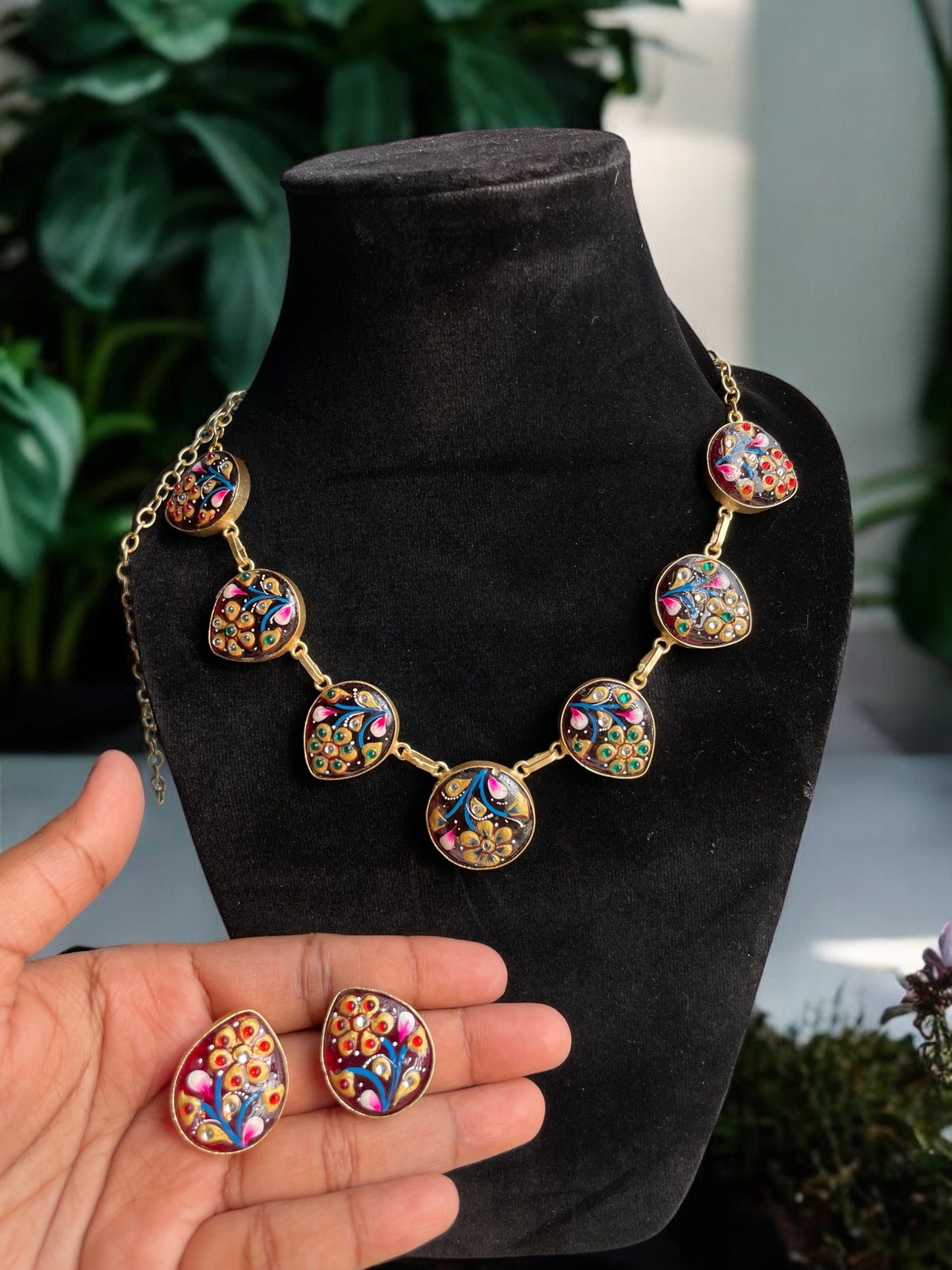 Shrutika Monalisa Necklace