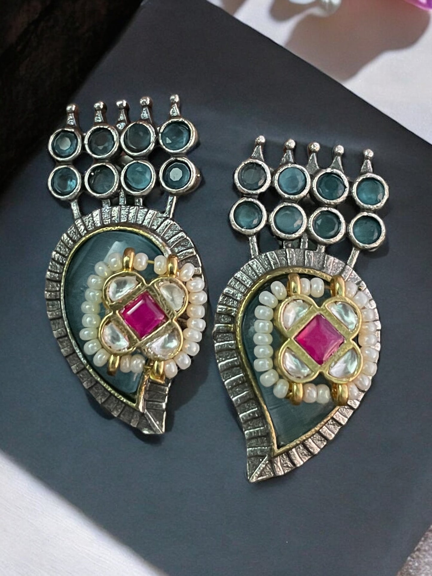 Mridula Silver Pacchi Kundan Earrings