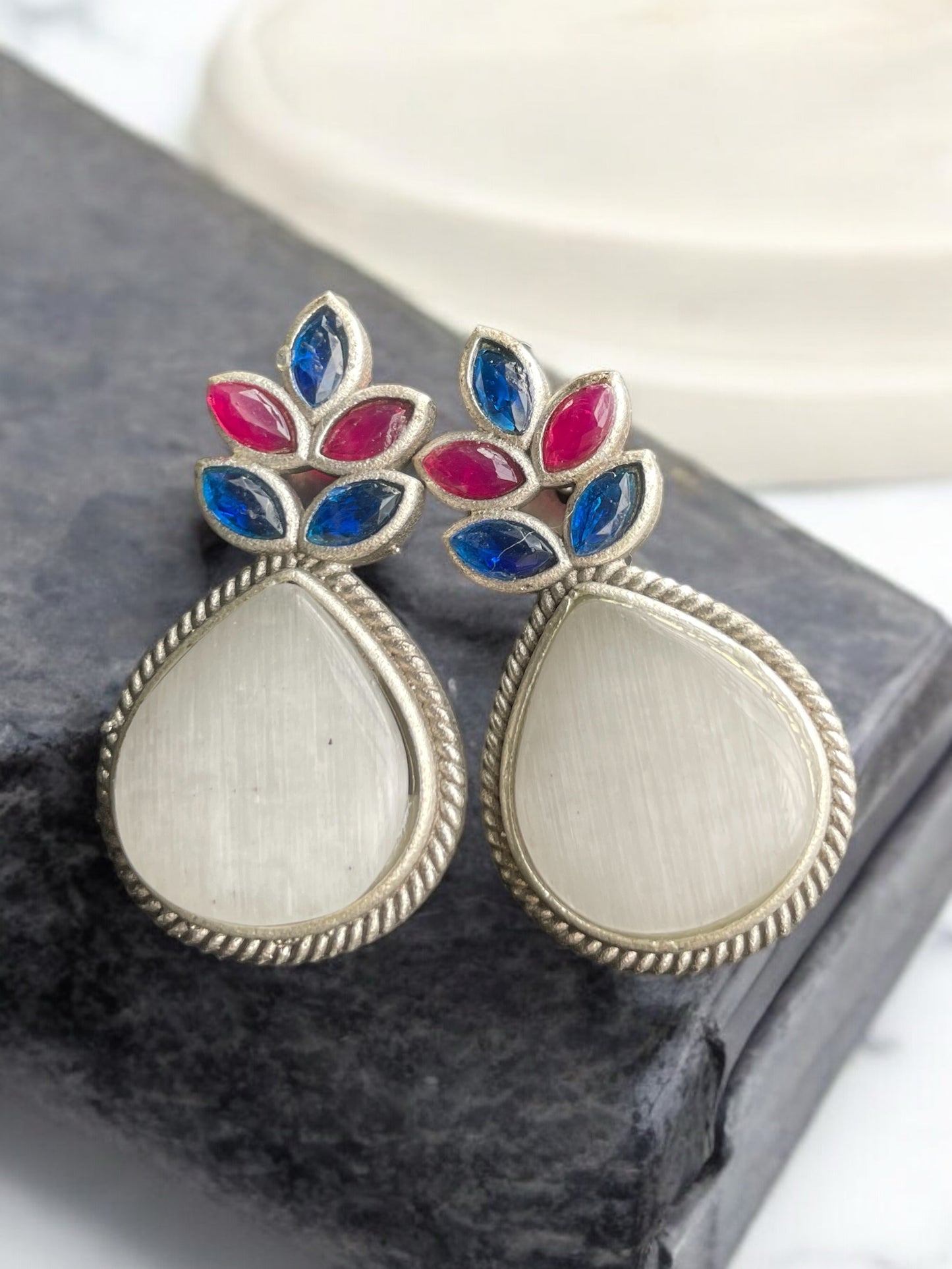 Ayesha Drop-Shaped Earring with Original Monalisa Stone