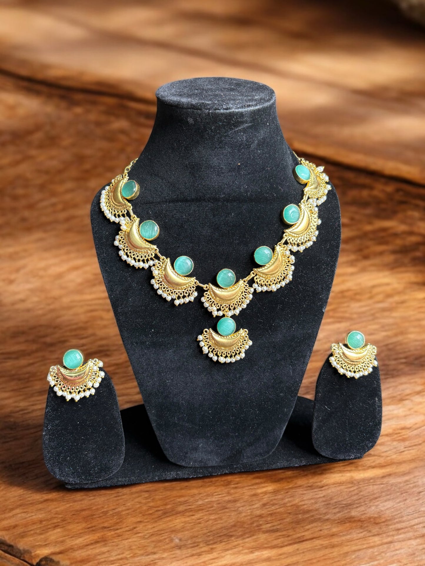 Yashvi Brass Monalisa Necklace Set