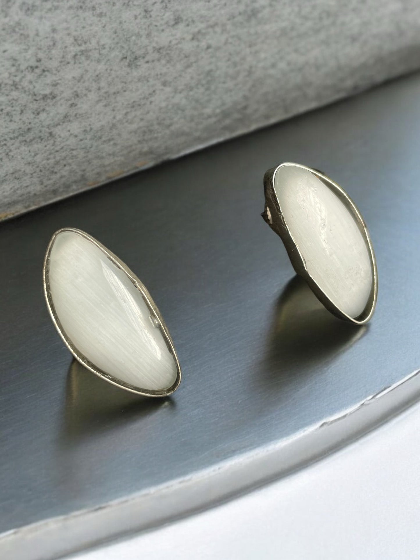 Garima Monalisa Studs