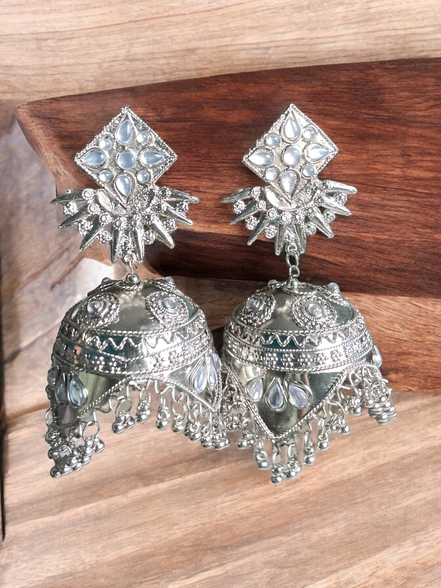 Nayantara Jhumka