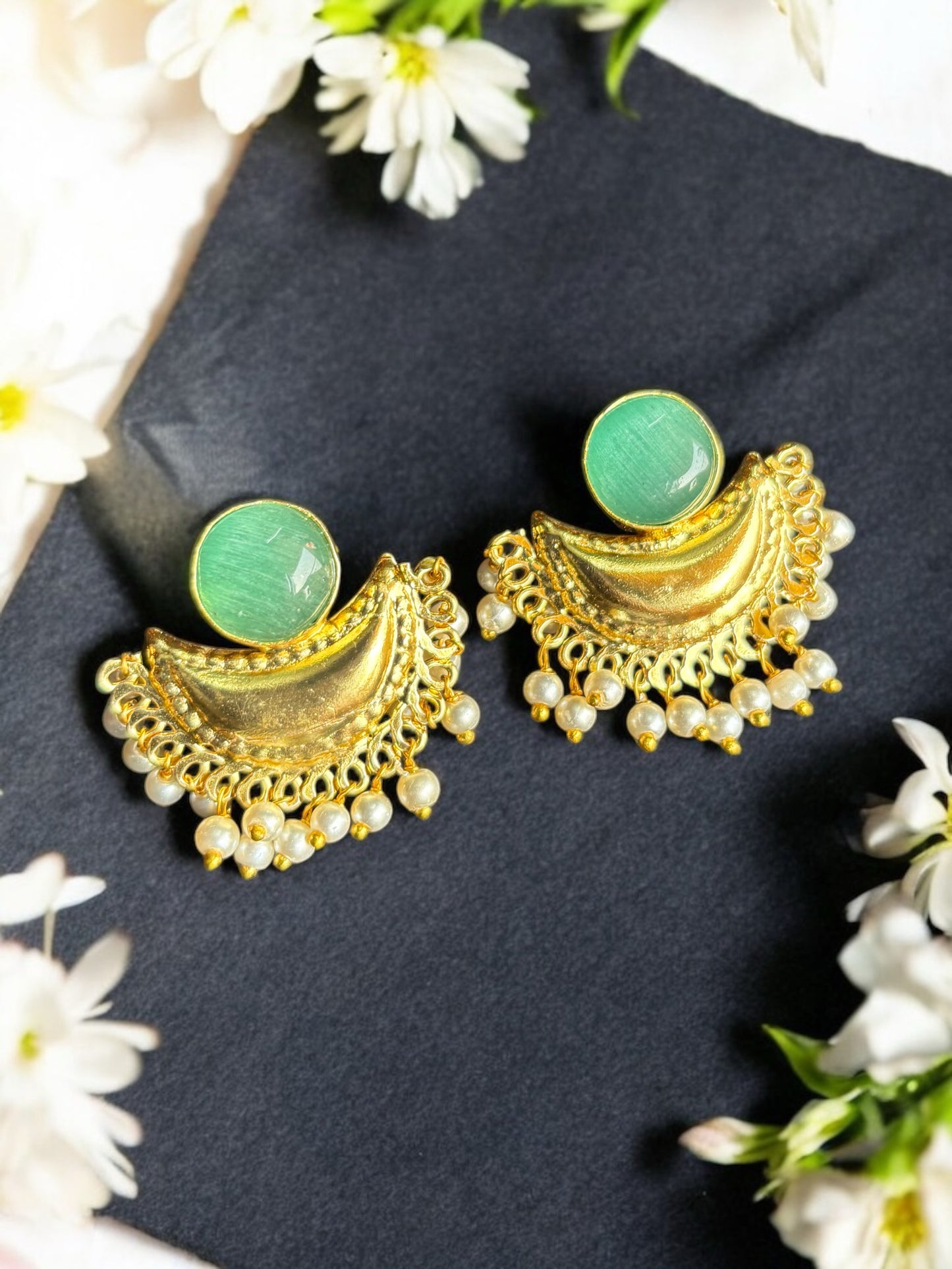 Yashvi Brass Monalisa Necklace Set