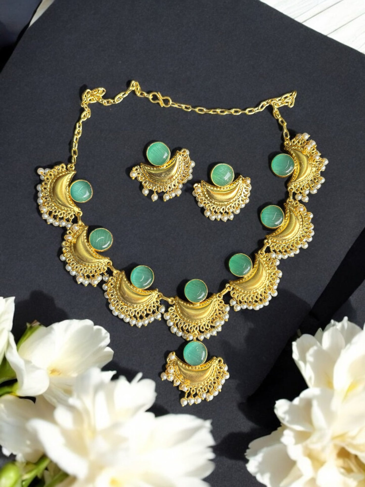 Yashvi Brass Monalisa Necklace Set