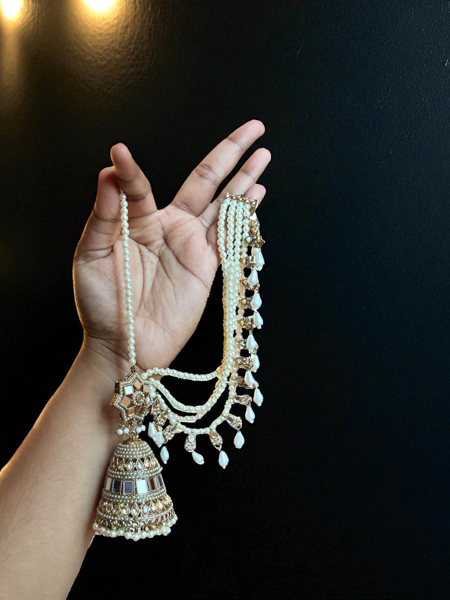 Sadhna Kundan Bali Set with Mangtikka