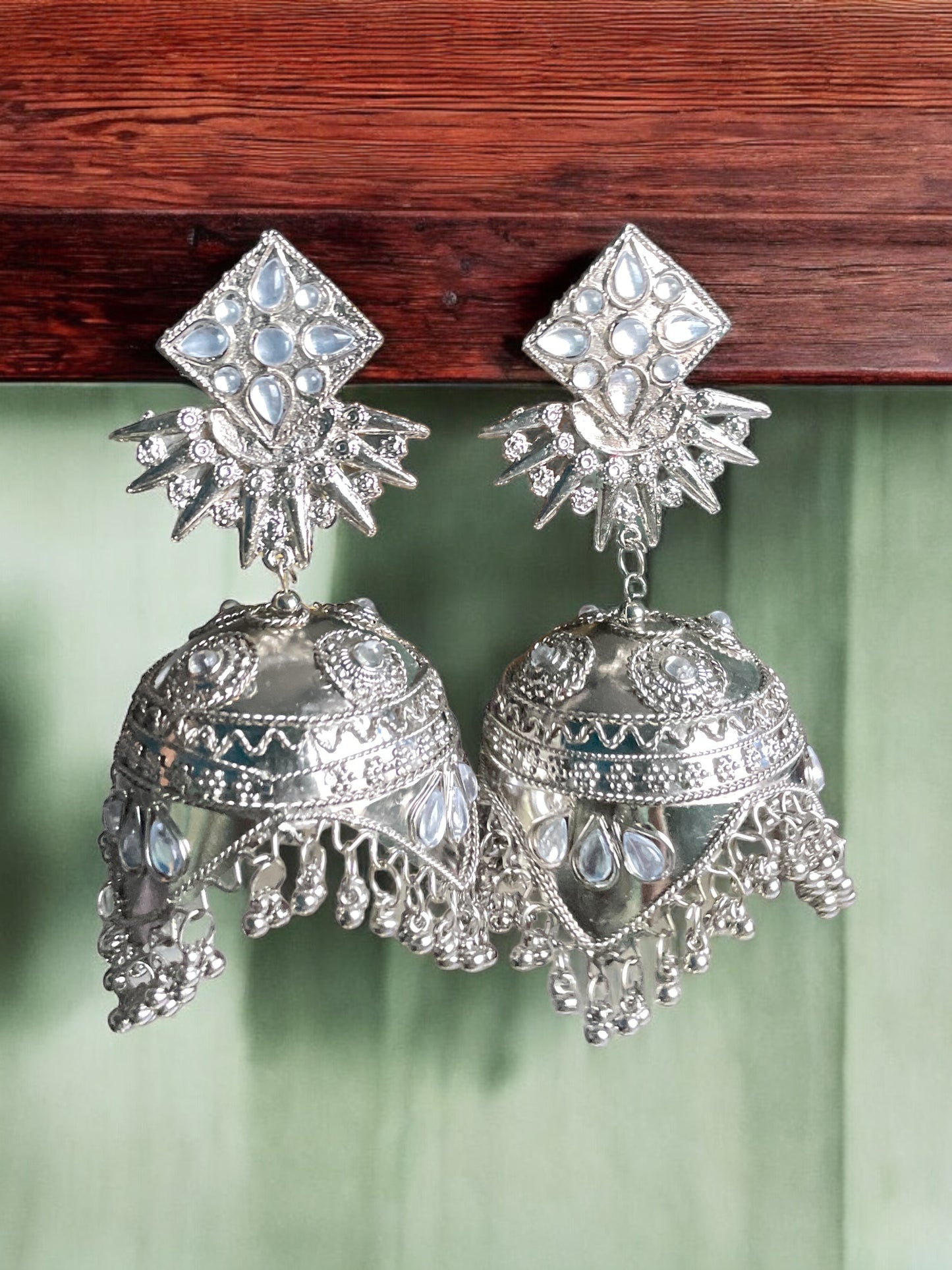 Nayantara Jhumka