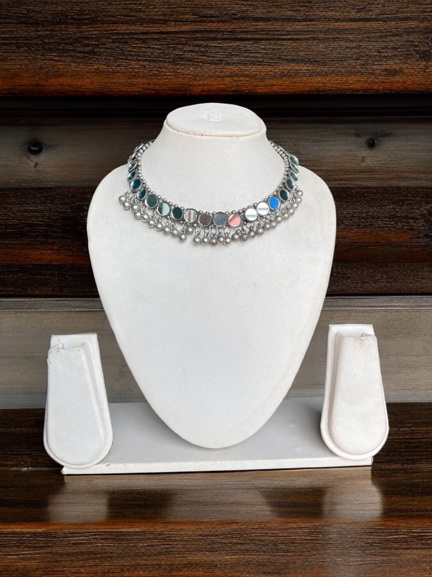 Shriya Sleek Necklace