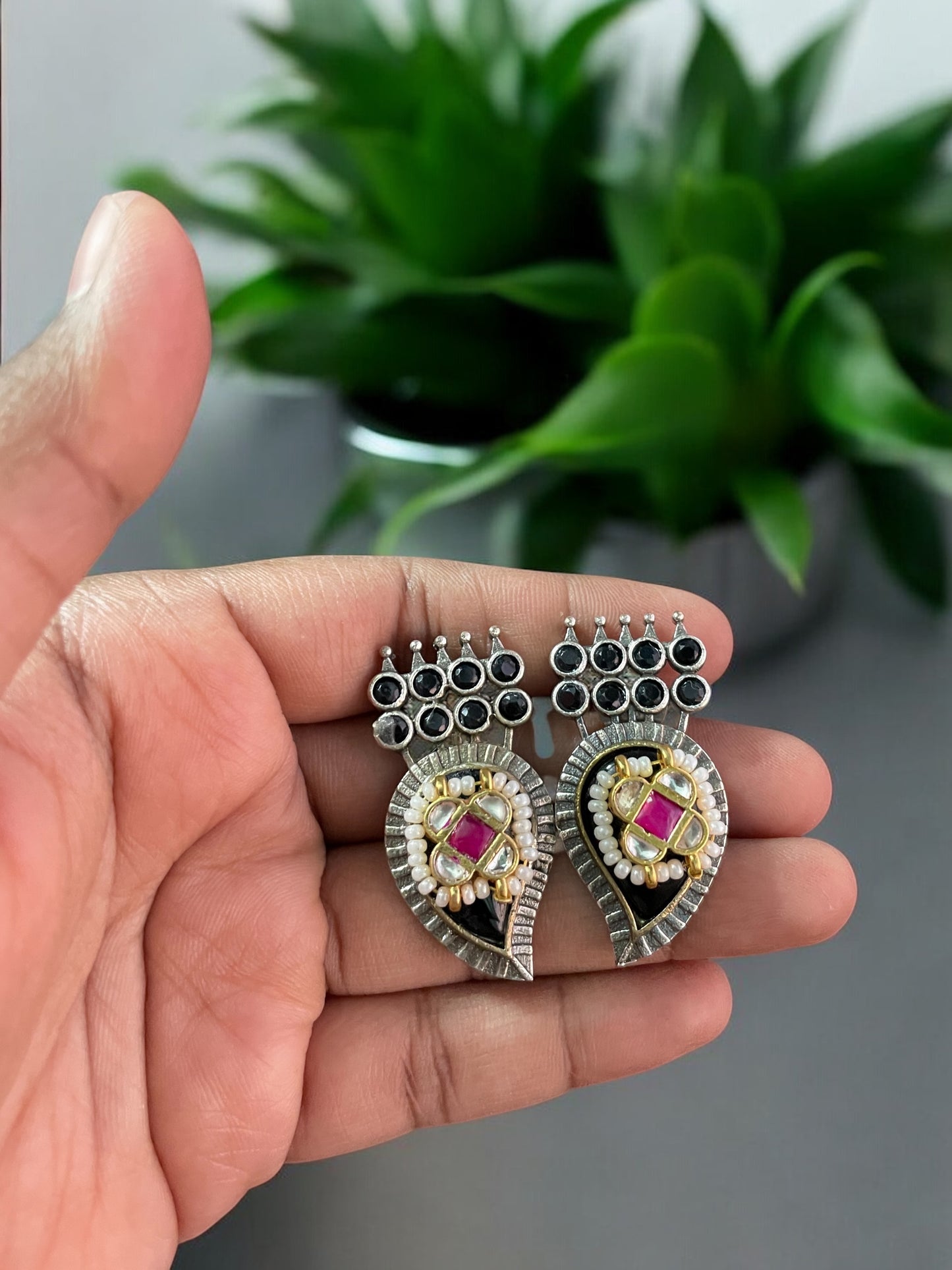 Mridula Silver Pacchi Kundan Earrings