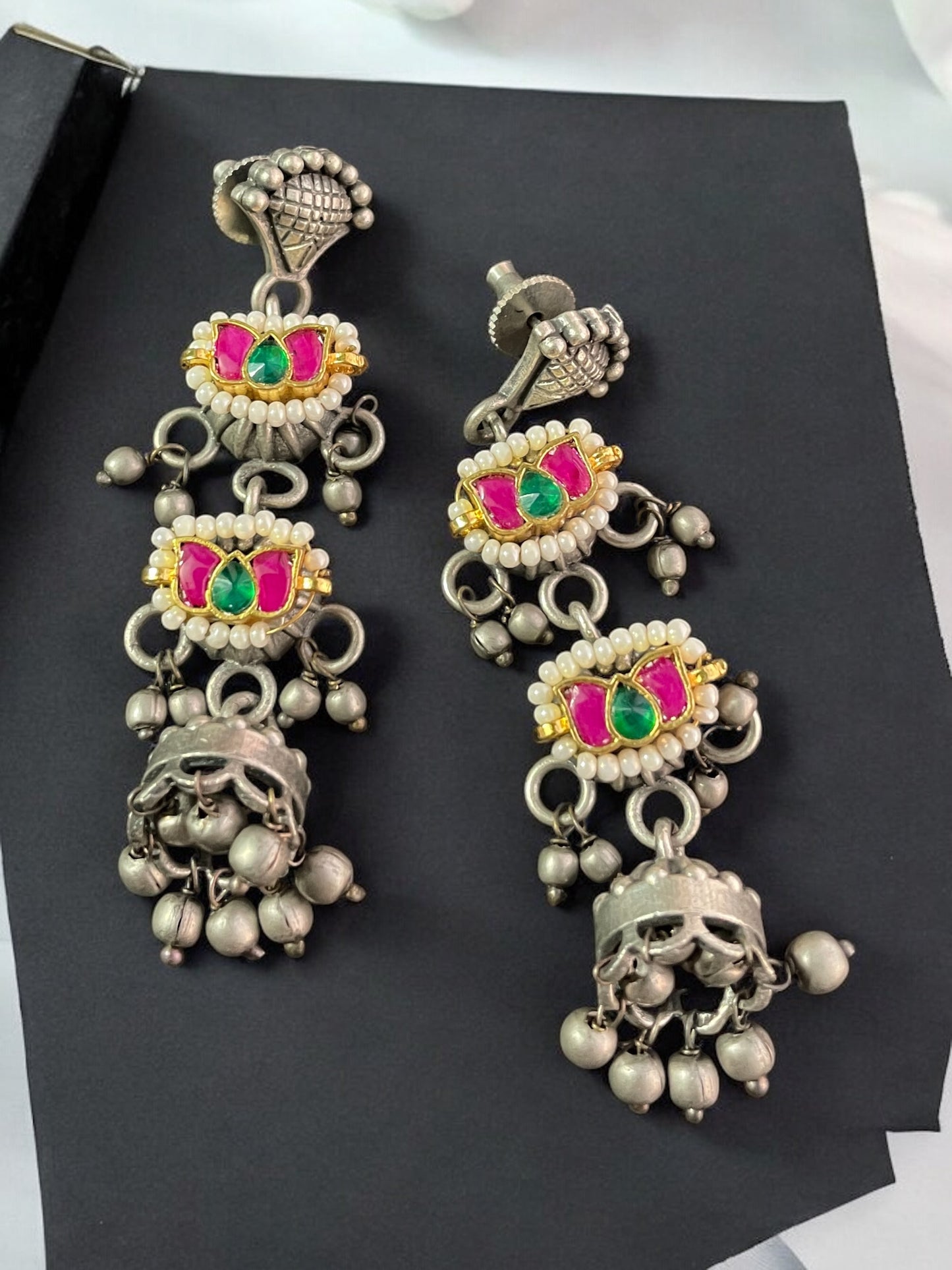 Urvashi Silver Pacchi Kundan Earring