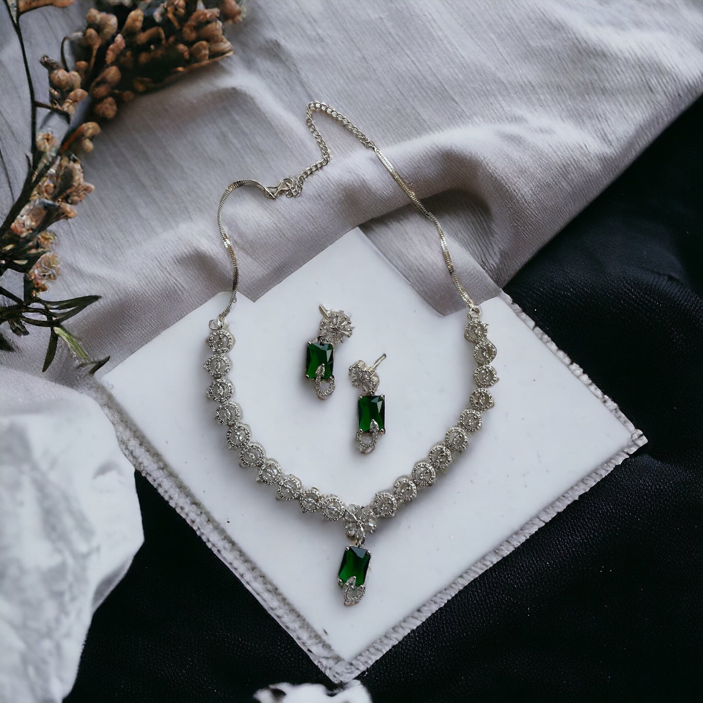 Yuri AD Necklace Set Green