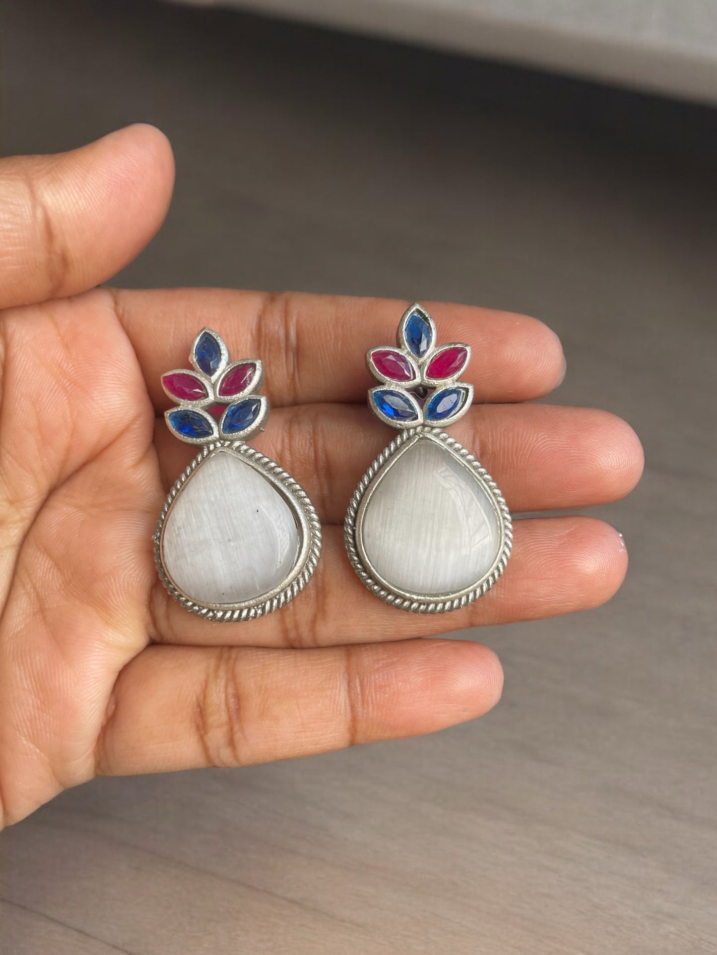 Ayesha Drop-Shaped Earring with Original Monalisa Stone