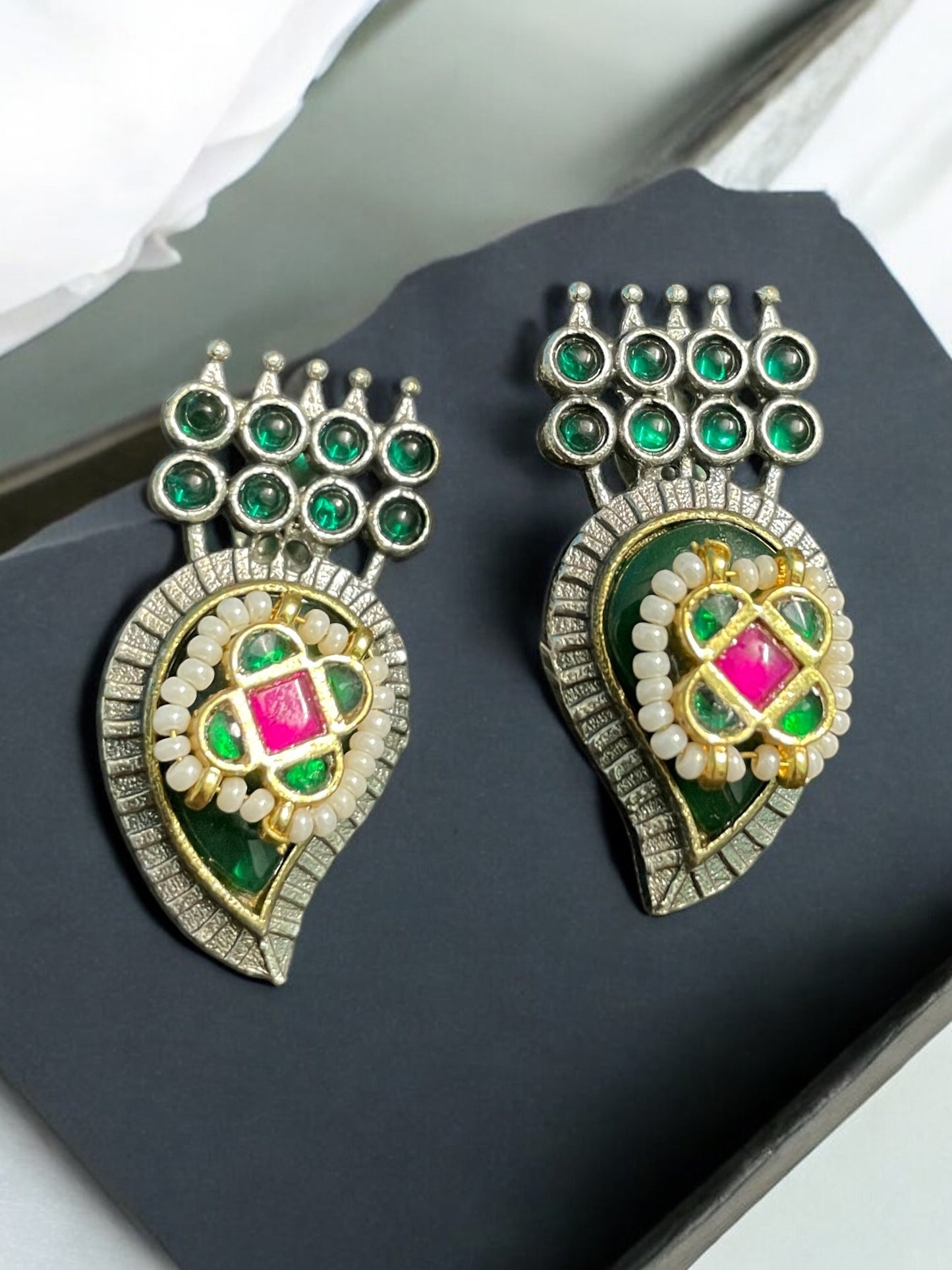 Mridula Silver Pacchi Kundan Earrings