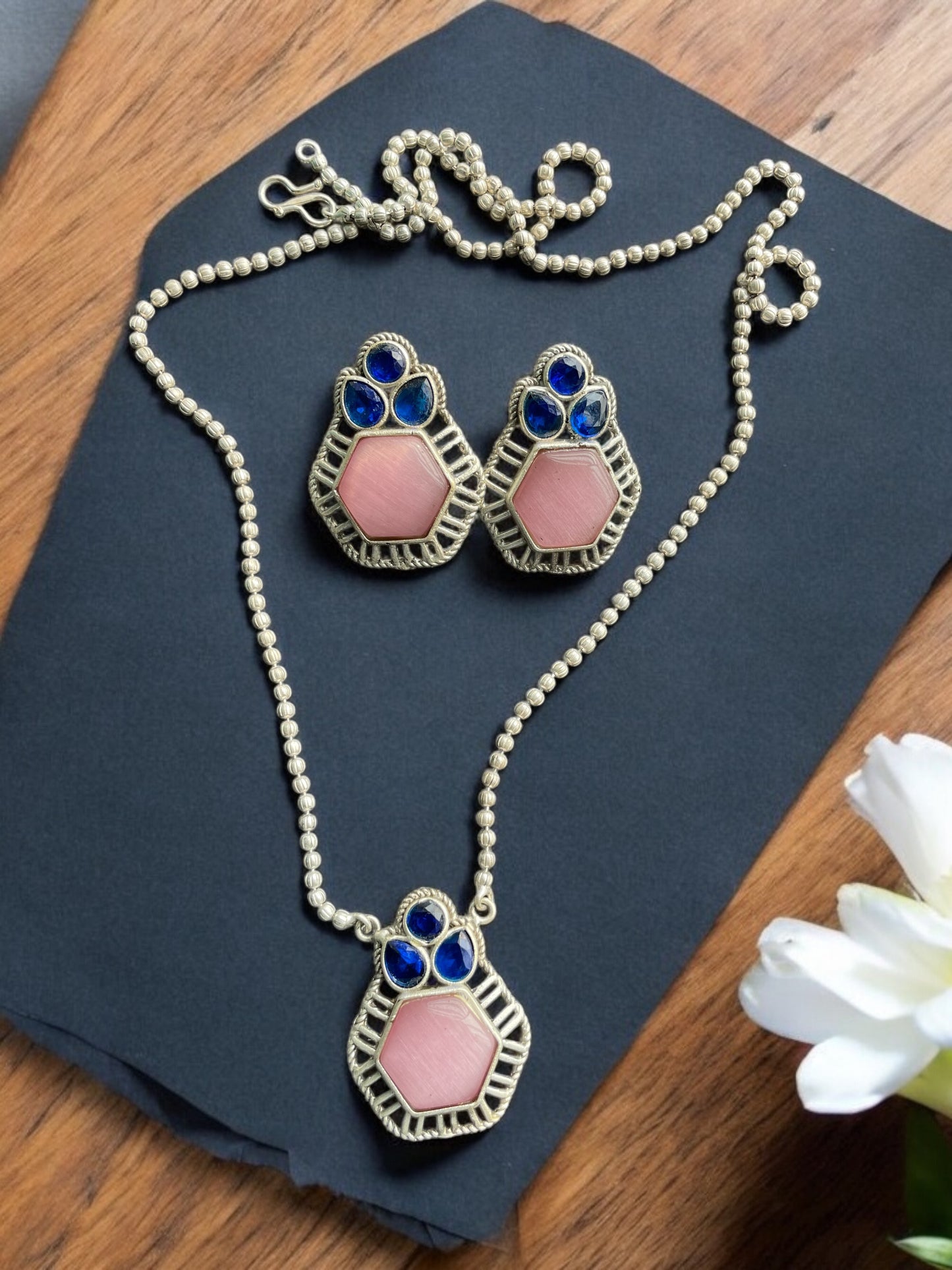 Rashmi monalisa Necklace